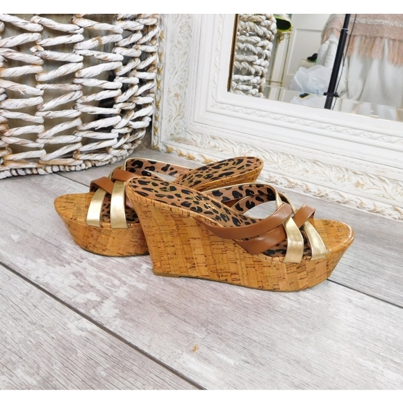 Jessica Simpson Shoes - JESSICA SIMPSON GOLD & BROWN STRAPPY WEDGES